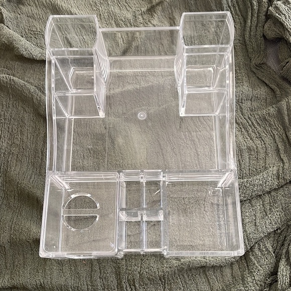 Acrylic Makeup Organizers - Picture 2 of 4